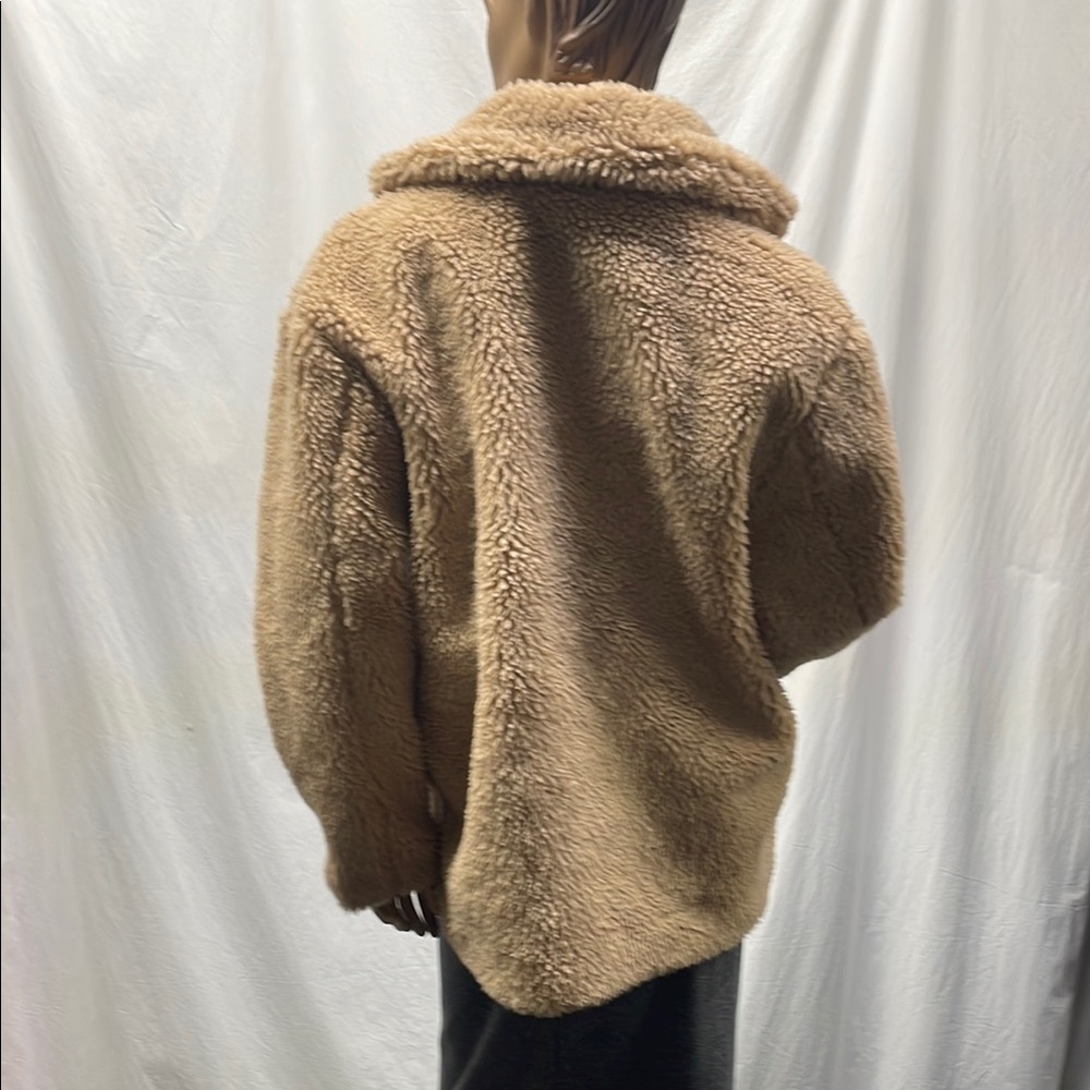 Vigoss Women's Tan Faux Fur Jacket NWOT - Picture 6 of 10